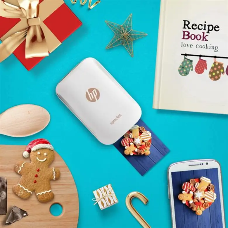 HP เซอร์ไพรส์ส่งท้ายปีไก่ มอบกิ๊ฟท์บ๊อกซ์สุดคิ้วท์ เมื่อซื้อ HP Sprocket Photo Printer พิเศษ!! Limited Edition Gift Box พร้อมกระดาษ 50 แผ่น