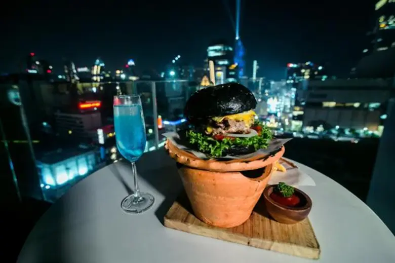 เทศกาลตกแต่งไฟปลายปี คือ สัญลักษณ์ของความ...