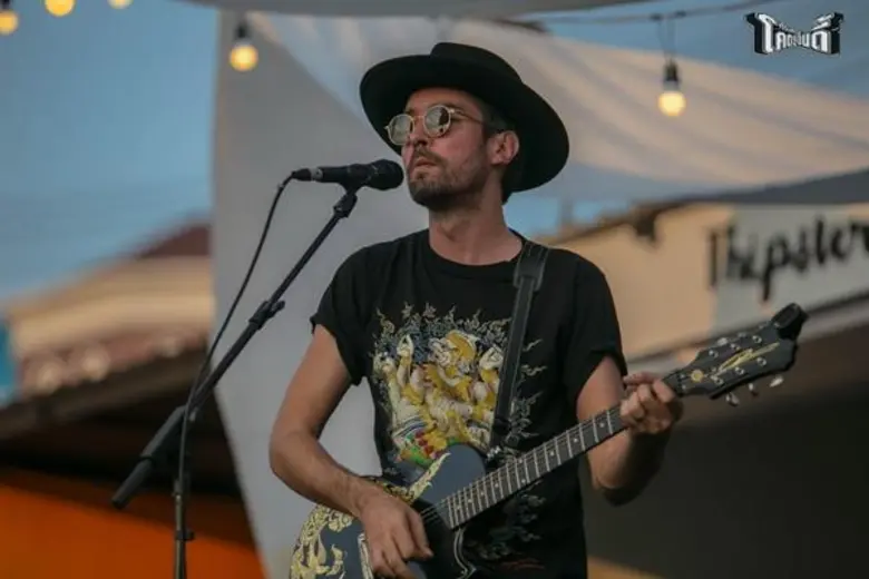 เสร็จสิ้นเป็นที่เรียบร้อย กับเทศกาลดนตรีเพื่อสุขภาพแห่งชาติ โคตรอินดี้ครั้งที่ 13 ตอน โคตรอินดี้พาซ่าส์ : KODINDY P(L)AZA จารึกประวัติศาสตร์อีกครั้ง 120 ศิลปิน 8 เวที เที่ยงวันยันเที่ยงคืน