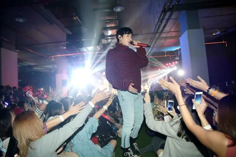 ทีวีไกด์: รายการ “Life.beats (ไลฟ์ บีทส)” มอบความสุขปีใหม่แฟน .. ส่ง “เต๋อ-ติช่า” บุกล้วงลูกงานแฟนมีตติ้ง “เป๊ก-ผลิตโชค” ที่เดียวก่อนใคร