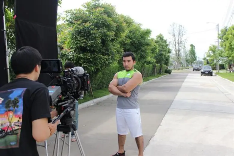 อาฟร่า สลิม กระแสเปรี้ยง! หลังปล่อยคลิปสะท้อนสังคมไทย!