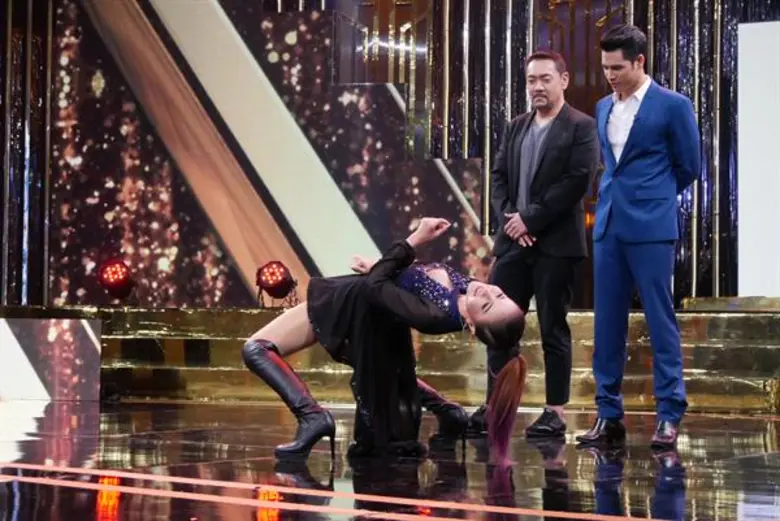 ทีวีไกด์: รายการ "จันทร์พันดาว ร้องสู้ฝัน" “ซี” แท็คทีม “ปั๋ง” ขอลองเต้นท่า “นารีลุยไฟ” ประชัน “ลำยอง หนองหินห่าว”