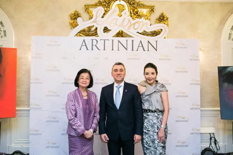 “เมซอง อาร์ทิเนี่ยน" ฉลองครบ 1 ปี จัดงาน “กะรัต แอนด์ แคนวาส โซเชียล ไฮ ที” อวดประกายอัญมณีล้ำค่า คอลเลกชั่นสุดหรู