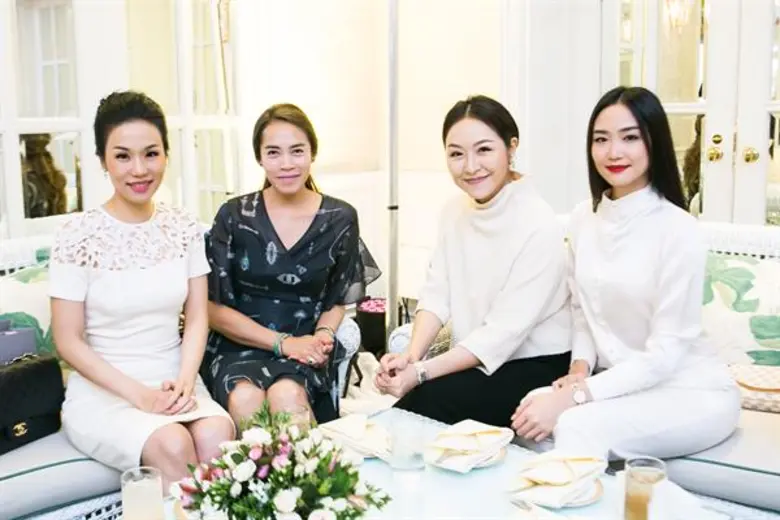 “เมซอง อาร์ทิเนี่ยน" ฉลองครบ 1 ปี จัดงาน “กะรัต แอนด์ แคนวาส โซเชียล ไฮ ที” อวดประกายอัญมณีล้ำค่า คอลเลกชั่นสุดหรู