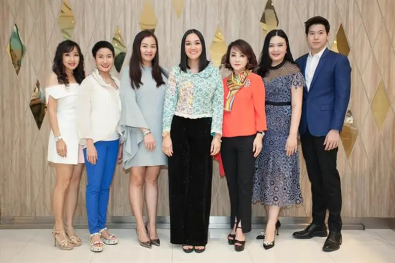 ถือฤกษ์ดีก่อนปี 2018! หญิง ปรียามล ธนวิสุ...