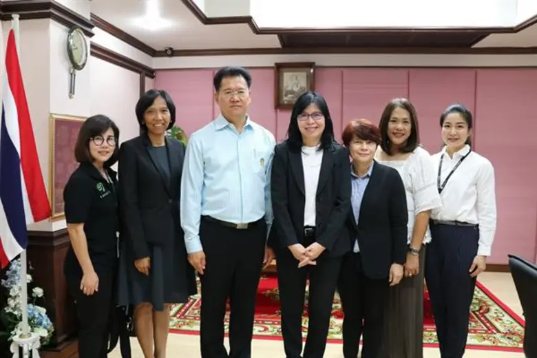 นางเพียงฤทัย ศิวารัตน์ ผู้จัดการประจำประเ...