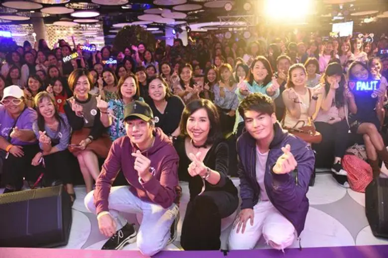 “เป๊ก-ฮั่น” มันส์เต็มแมกซ์ ส่งท้ายปี!  ที่งาน “AIS Serenade The Ultimate Happening Ep.4 : Let’s Glow Crazy”