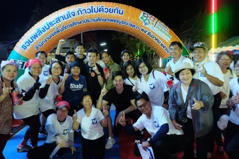 พระเอกหนุ่มใจบุญ แอมป์-พีรวัศ กุลนันท์วัฒ...