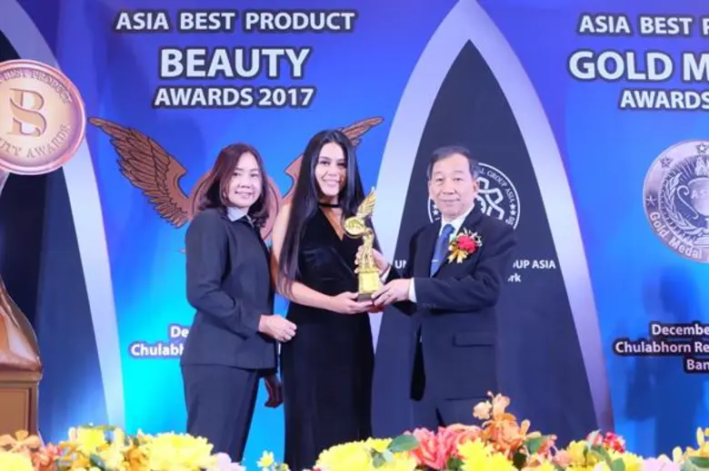 เหล่าศิลปินดาราเข้ารับรางวัล Beauty Awards2017