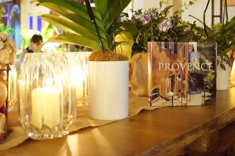 เทศกาลเฉลิมฉลองพร้อมครอบครัวและเพื่อนสนิท แบ่งปันช่วงเวลาแห่งความสุขด้วยอาหารมื้อพิเศษที่ FRENCH ST. ร้านอาหารฝรั่งเศสแนวใหม่