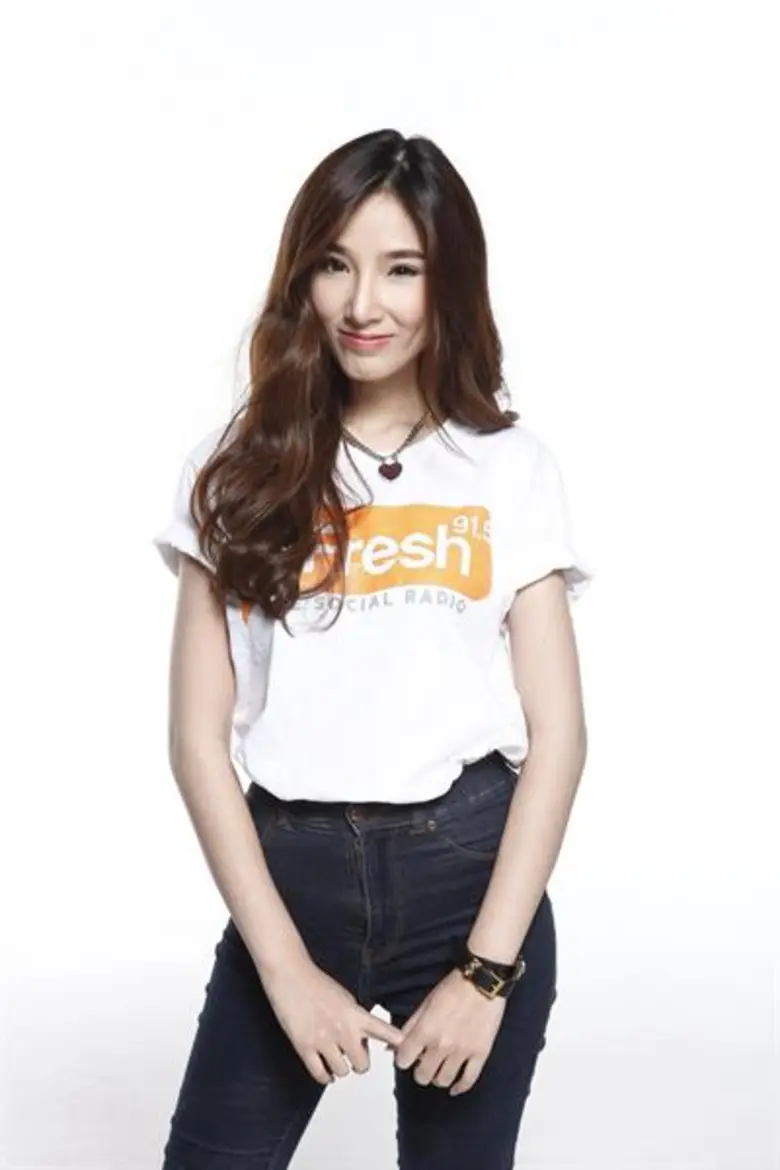 ศิลปิน-นักแสดง-ดีเจ-ผู้ประกาศ “โมโน กรุ๊ป” ร่วมอวยพรส่งความสุข...ส่งท้ายปีเก่า ต้อนรับปีใหม่