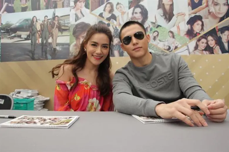 ช่อง 3 ส่งความสุขท้าลมหนาวรับวันปีใหม่ จัดทัพนักแสดง เซ็นปฏิทินปี 2561