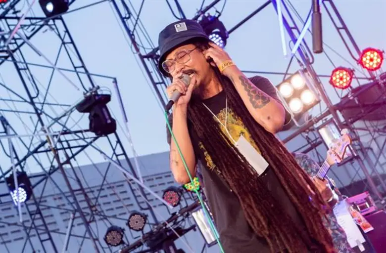 แค่ครั้งแรกก็ม่วนซื่น เซิ้งบ๊ะ ตื๊ดตื๊ด ก...