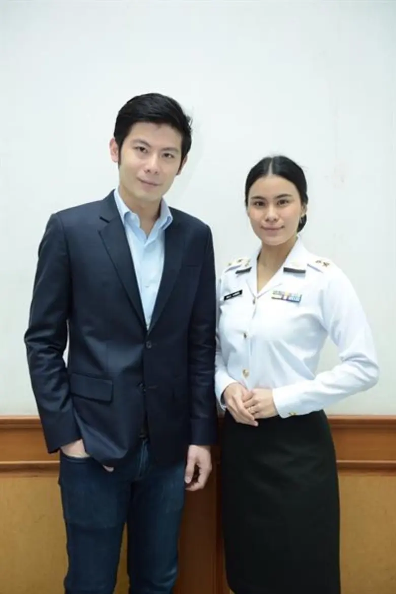 ทำบุญเสริมรัก? “มัดหมี่” ควง “สัว” มอบเงิน สมทุนช่วยเหลือทหารบาดเจ็บ