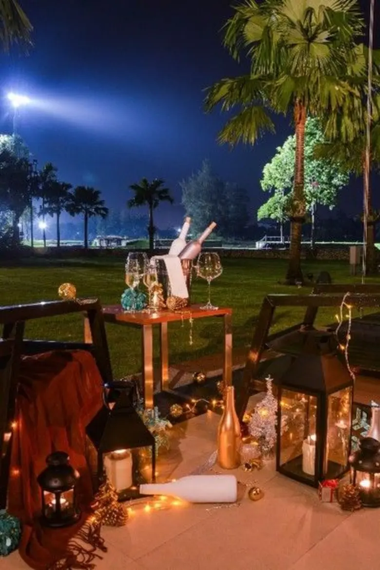 ที่อินฟินิตี้ ลอว์น | 31 ธันวาคม 2560 ตั้...