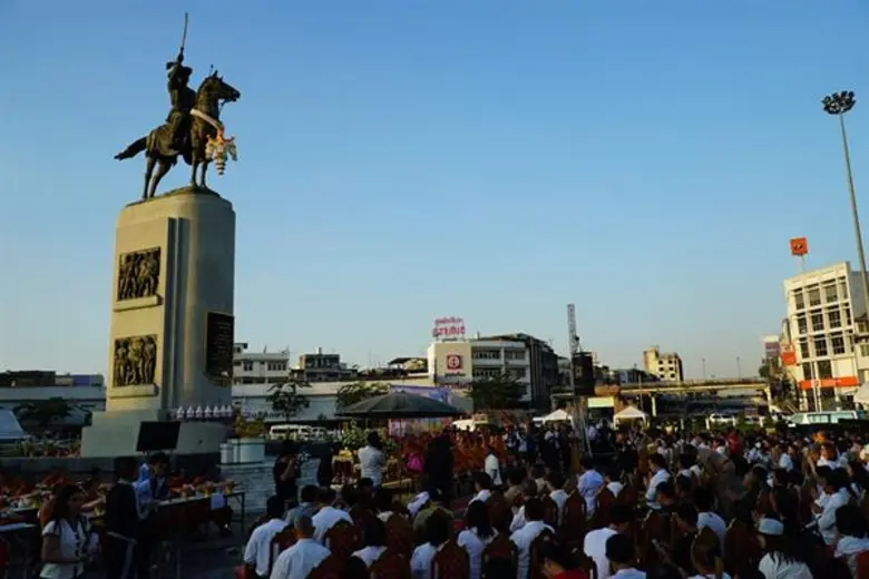 พระบรมราชานุสาวรีย์ สมเด็จพระเจ้ากรุงธนบุ...