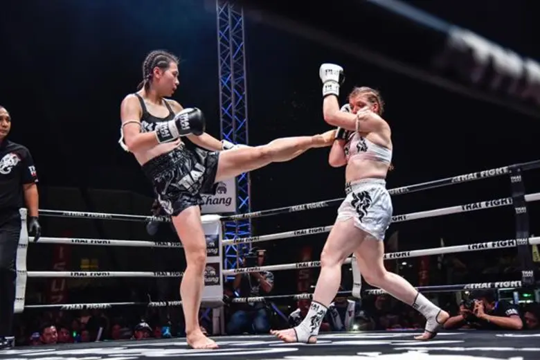 อีซูซุและแฟนมวยเฮ... ร่วมยินดีกับ “แสนสะท้าน พี.เค.แสนชัยมวยไทยยิม” ผ่านฉลุยเข้าสู่รอบชิงชนะเลิศ ในศึก “THAI FIGHT 2017” ปลายเดือนมกราคมนี้