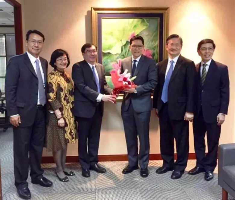 นายชาติศิริ โสภณพนิช กรรมการผู้จัดการใหญ่...