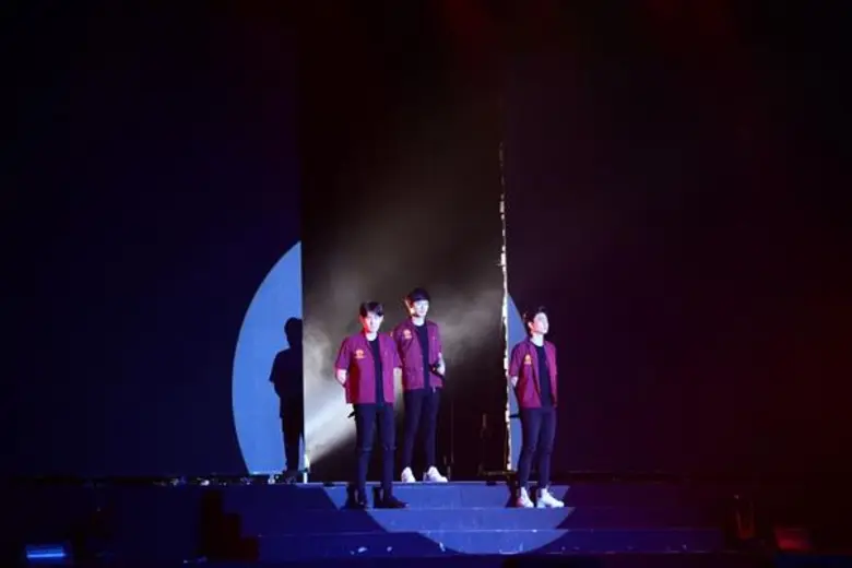 กรี๊ดกันตลอด 4 ชั่วโมงเต็ม สำหรับแฟนๆ ชาว...