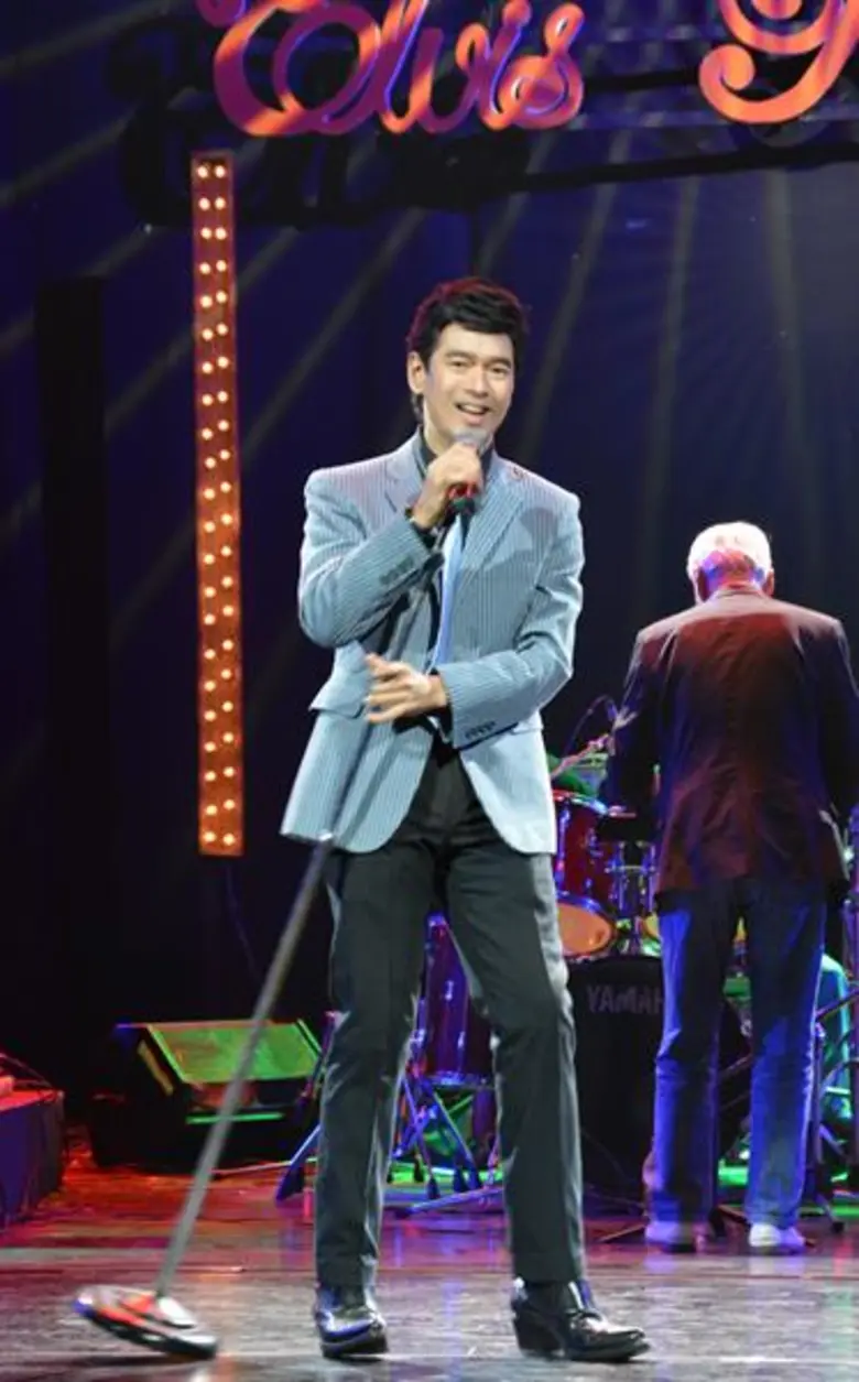 “King of Rock n' Roll” Elvis Presley เมื่อราชาเพลงร็อค แอนด์ โรลล์ ถูกปลุกขึ้นมาวาดลวดลายบนเวทีศาลาเฉลิมกรุงอีกครั้ง