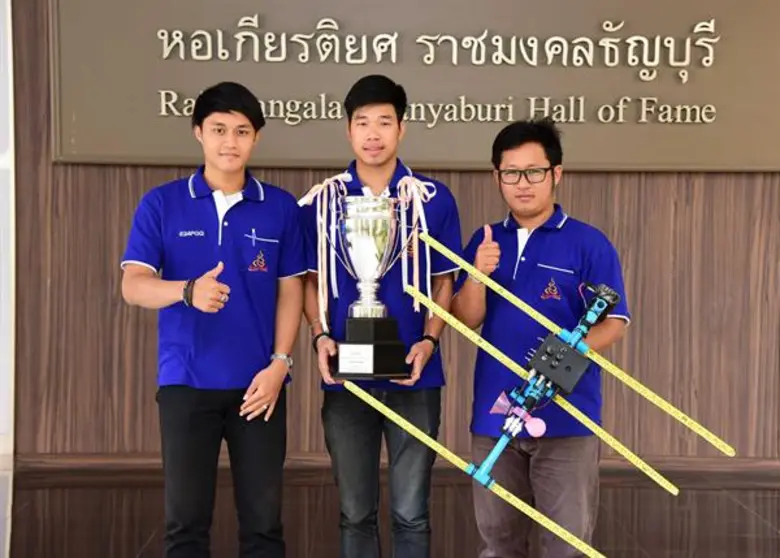 2 หนุ่มจาก ทีม HAM_RMUTT นายธนภัทร ยอดสุข...