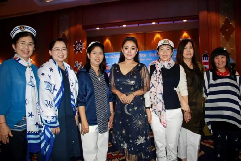 หญิง ธิติกานต์ อาร์สยาม เจ้าของเพลงดัง จั...