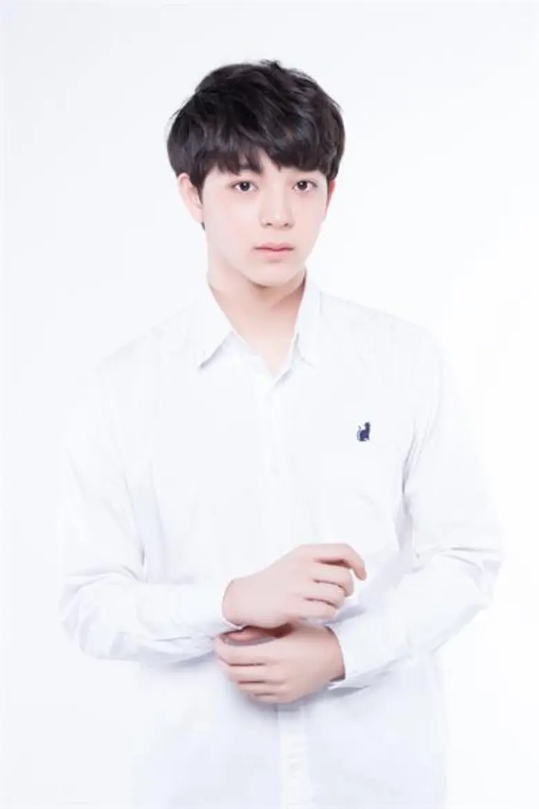 นักแสดงหนุ่มฮอต "บาส-สุรเดช พินิวัตร์" ดา...