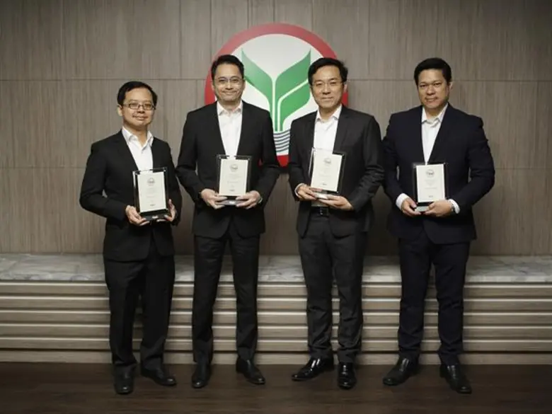 นายธิติ ตันติกุลานันท์ (ที่ 2 จากซ้าย) ผู...