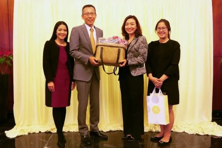 เมื่อเร็วๆนี้ วอนมี โร (ยืนที่ 2 จากซ้าย)...