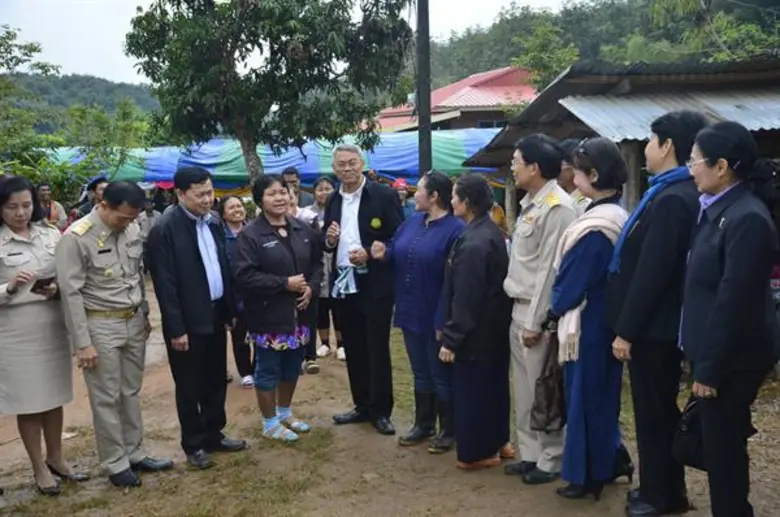 ดร.วิวัฒน์ ศัลยกำธร รัฐมนตรีช่วยว่าการกระ...