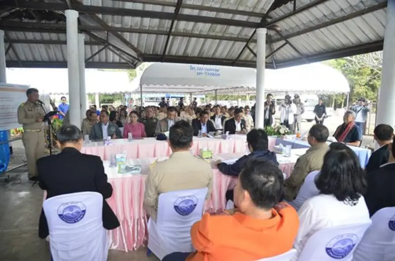 ดร.วิวัฒน์ ศัลยกำธร รัฐมนตรีช่วยว่าการกระ...