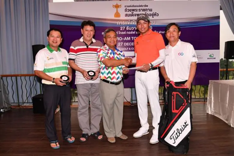 โปรเพชร-พชร คงวัดใหม่ นักกอล์ฟดาวรุ่งมือท...