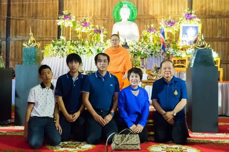 ครอบครัวพุฒิพิริยะ นำโดยนายธวัชชัย พุฒิพิ...