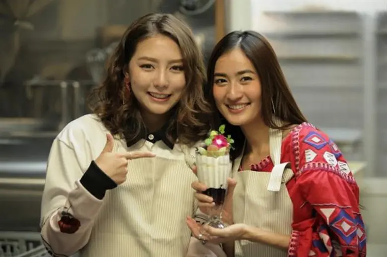 สองสาวหน้าใสอย่าง มิว ลักษณ์นารา และ อาย ...