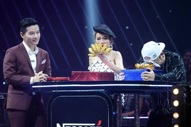 ทีวีไกด์: รายการ “ร้องแลก แจกเงิน Singer Takes It All” (ซิงเกอร์ เทคอิท ออล) “ดีเจเชาเชา-ชวลิต“ จับมือ “ต้นหอม-ศกุนตลา” จัดเต็มความสนุกต้อนรับปีใหม่