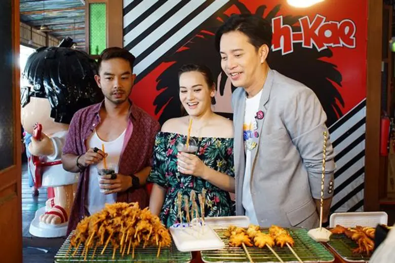 ทีวีไกด์: รายการ “ตลาดเด็ดประเทศไทย” “นาตาลี เดวิส” จูงมือ “กวาง เอบีนอร์มอล” ท้าลอง เปิดเมนูเปิบพิสดาร ชวนขนลุก!!!