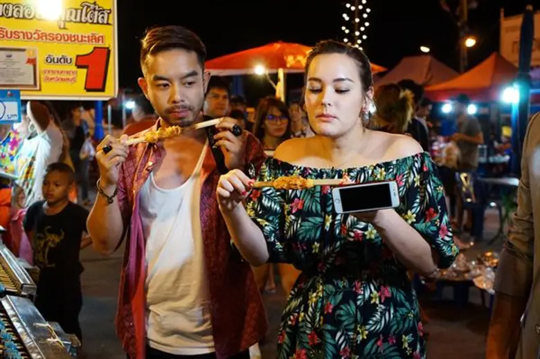 ทีวีไกด์: รายการ “ตลาดเด็ดประเทศไทย” “นาตาลี เดวิส” จูงมือ “กวาง เอบีนอร์มอล” ท้าลอง เปิดเมนูเปิบพิสดาร ชวนขนลุก!!!