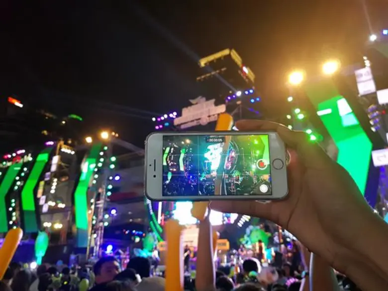 เอไอเอส เผยยอดใช้ดาต้าคืนข้ามปีสูงถึง 2 เท่า คนไทยนิยมใช้ VDO อันดับ 1 เติบโตกระฉูด ทั้ง LIVE และ Streaming