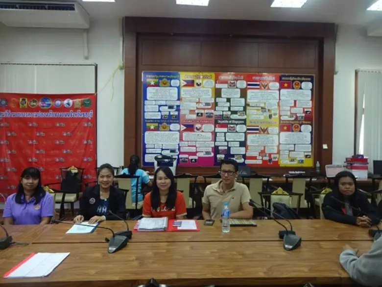 กอ.รมน.จังหวัด ช.บ. ร่วมรับชมการแถลงข่าวสรุปผลการดำเนินงานประจำวันของศูนย์อำนวยการป้องกันและลดอุบัติเหตุทางถนนผ่านระบบ Video Conference