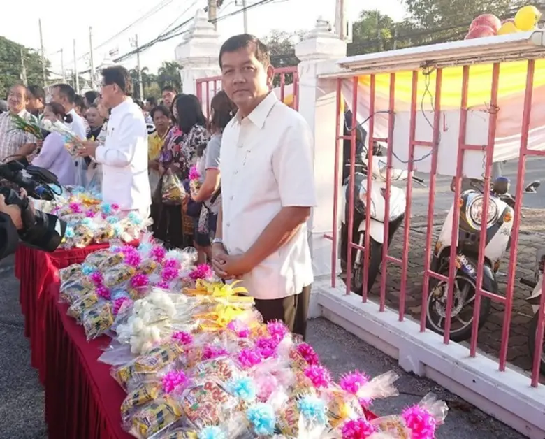 กอ.รมน.จังหวัด ช.บ. ร่วมพิธีทำบุญตักบาตรข้าวสารอาหารแห้งพระสงฆ์? เนื่องในวันขึ้นปีใหม่? พุทธศักราช? 2561?