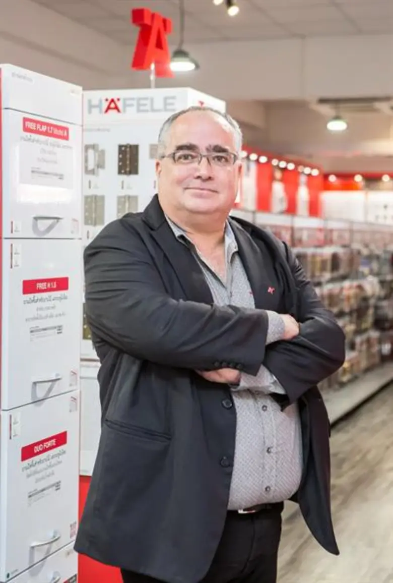 มร.โฟลเคอร์ เฮลเสติร์น กรรมการผู้จัดการ บ...