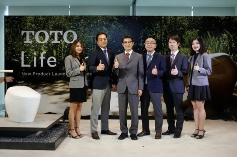 มร. ฮิโรยูกิ ซูซูกิ (ที่ 3 จากซ้าย) ประธา...