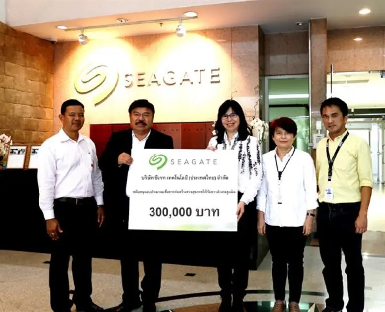 นางเพียงฤทัย ศิวารัตน์ ผู้จัดการประจำประเ...