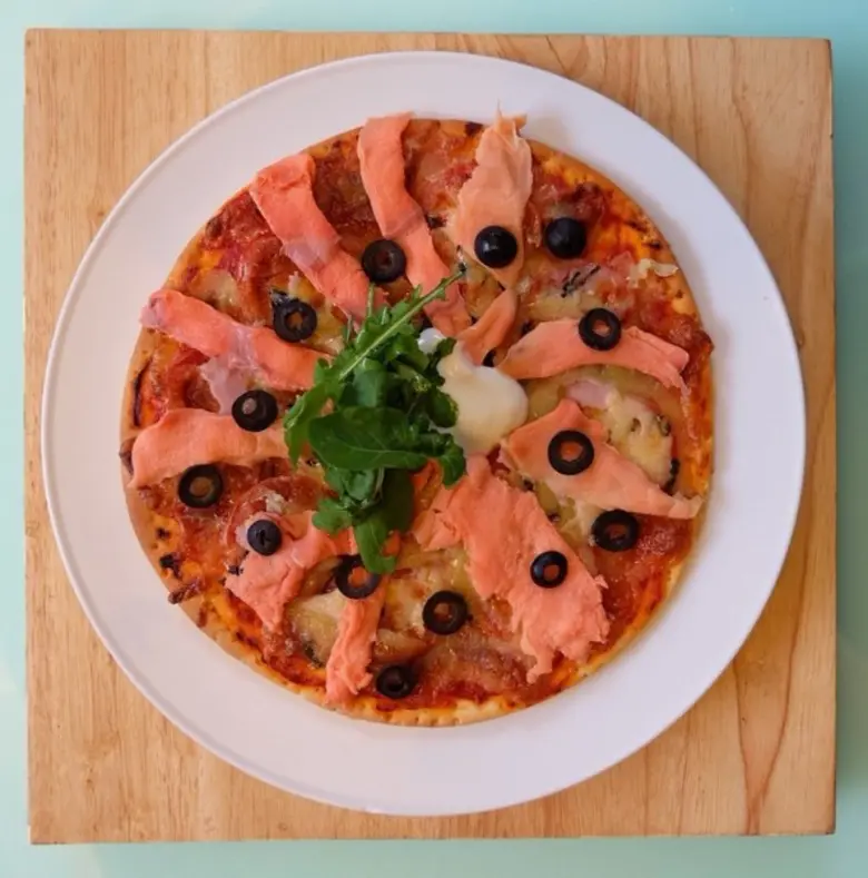 6 เมนูพิซซ่า ณ ห้องอาหารลิควิดบาร์แอนด์คาเฟ่ โรงแรมศิริ สาทร