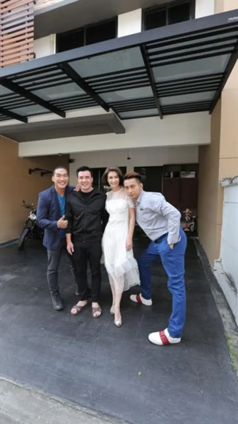 ทีวีไกด์: รายการ "THE GUEST (เดอะ เกสท์) ตีสนิทคนดัง “ตั๊ก บริบูรณ์” เปิดบ้านสไตล์ลอฟท์ ต้อนรับ “บ๊วย-เอมี่-บอล” จาก “ตีสนิทคนดัง”