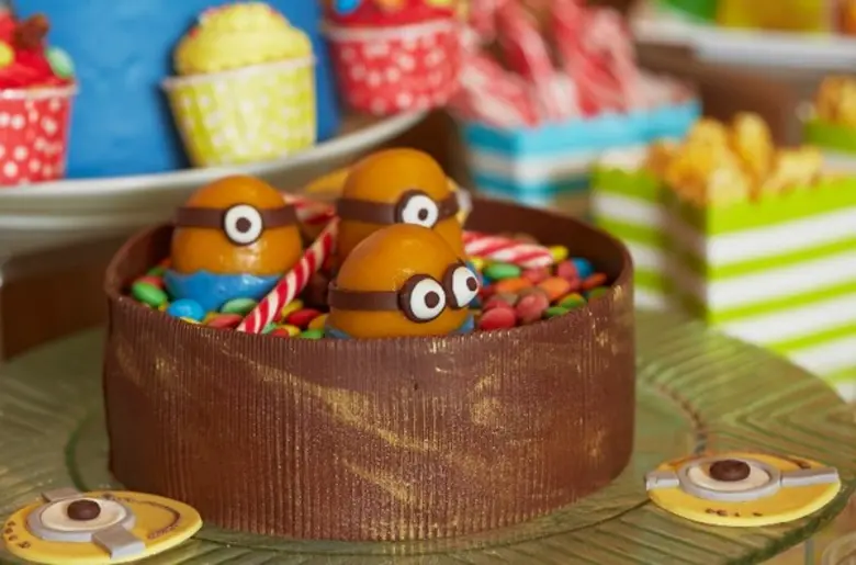 เชิญคุณหนูๆพร้อมครอบครัวมาเต็มอิ่มกับมื้อ...