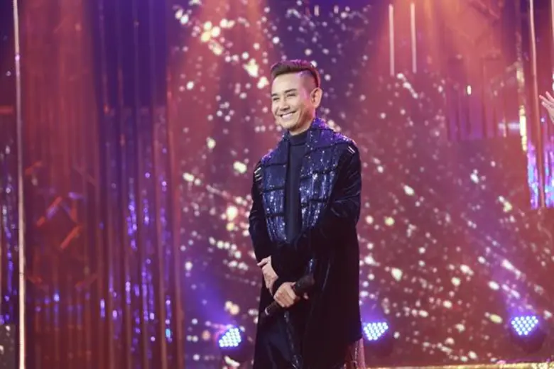 “ไชยา-มิตรชัย” เบิกฤกษ์ ขึ้นโชว์ให้กำลังใจ 2 นักสู้ฝัน ก่อนดวลศึก “ชิงแชมป์” ลั่นเห็นใจกรรมการ ตัดสินยาก ใน“จันทร์พันดาว ร้องสู้ฝัน ซีซั่น2”