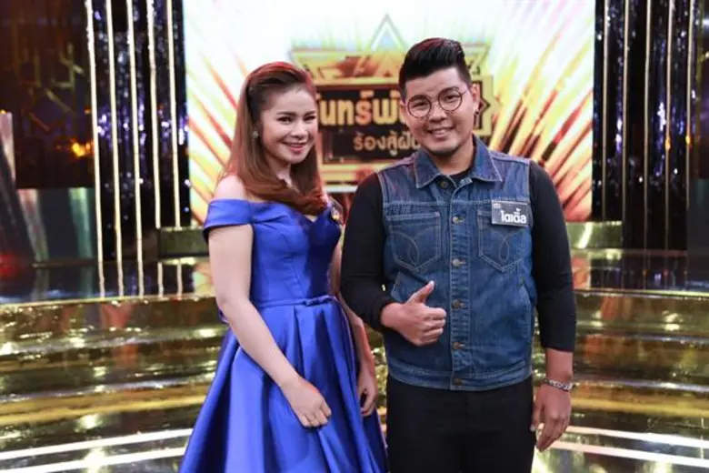 “ไชยา-มิตรชัย” เบิกฤกษ์ ขึ้นโชว์ให้กำลังใจ 2 นักสู้ฝัน ก่อนดวลศึก “ชิงแชมป์” ลั่นเห็นใจกรรมการ ตัดสินยาก ใน“จันทร์พันดาว ร้องสู้ฝัน ซีซั่น2”