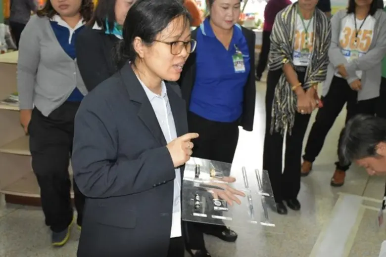 นายประชา พัฒนรัฐ ผู้อำนวยการเขตตลิ่งชัน เ...