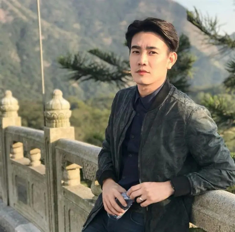 เป็นอีกหนึ่งหนุ่มที่เกิดในปีนักษัตรร่วมชง...